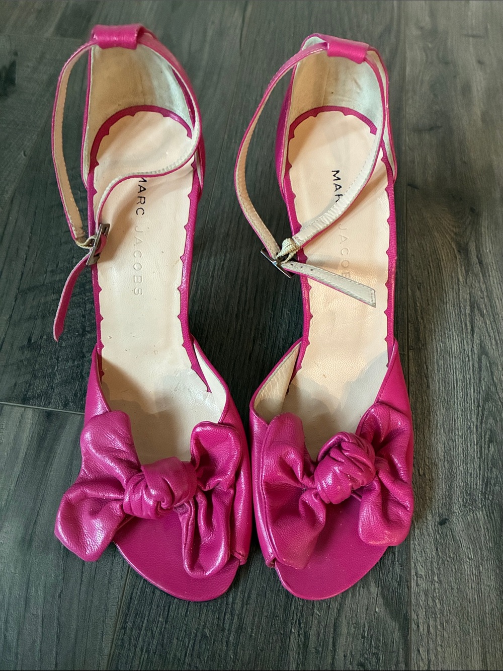 Marc by Marc Jacobs high heels with leather bow